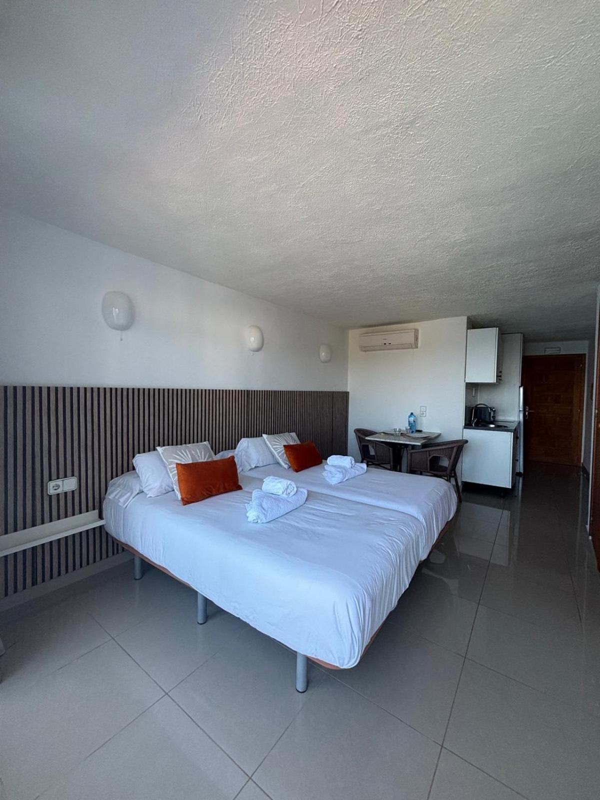 Es Grop Apartamentos Portinatx Exterior foto